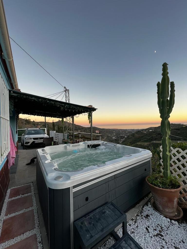 Casa Rural Malaga Monkey Love Con Jacuzzi Iznate Екстер'єр фото