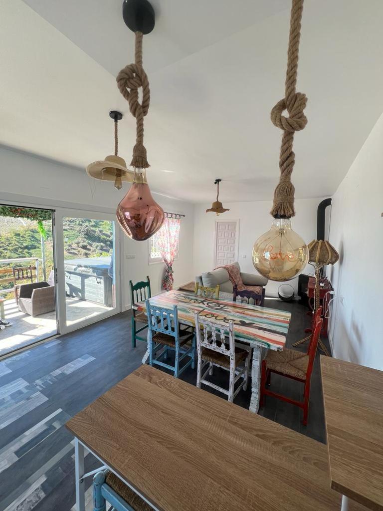 Casa Rural Malaga Monkey Love Con Jacuzzi Iznate Екстер'єр фото